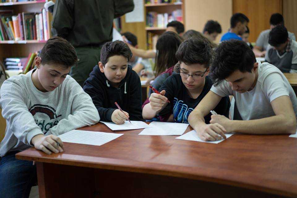 În această vacanță elevii din județul Constanța pot participa fizic la activități remediale